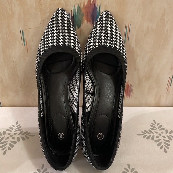 Houndstooth 2 1/2 “ Heels - Picture 6 of 6